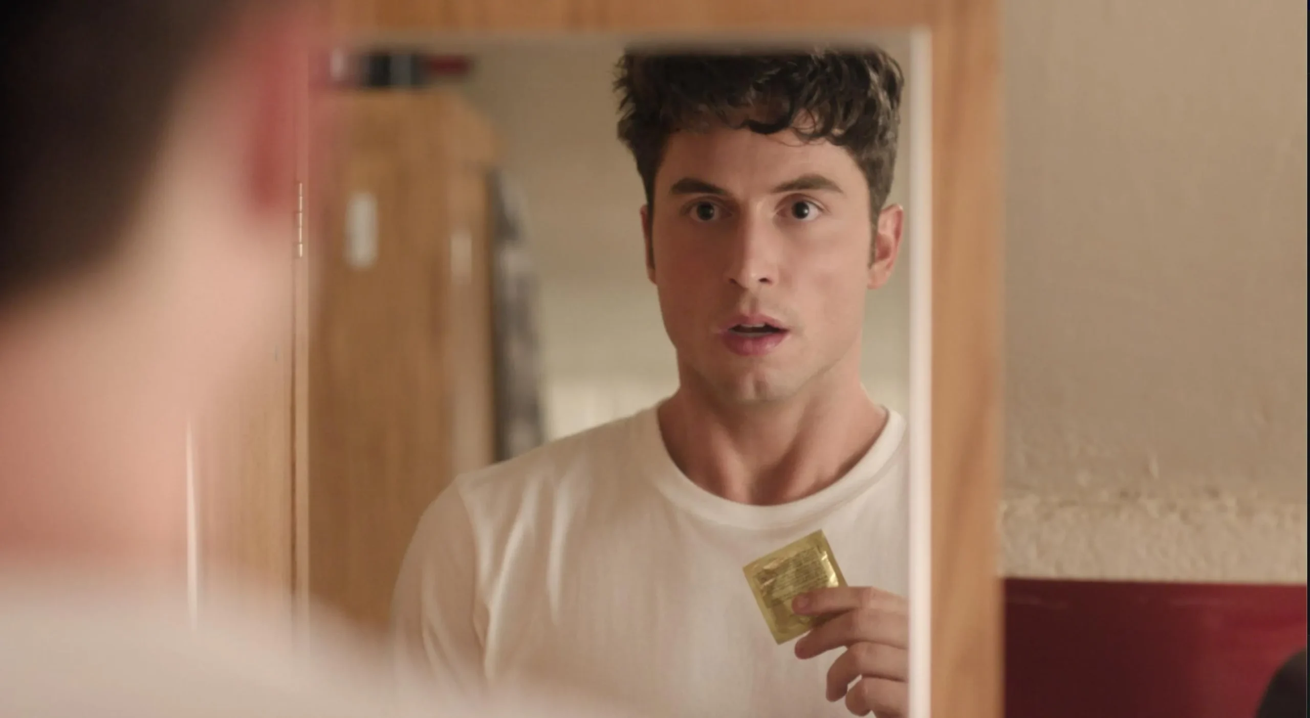 cast_of_overcompensating (3) overcompensating episodes